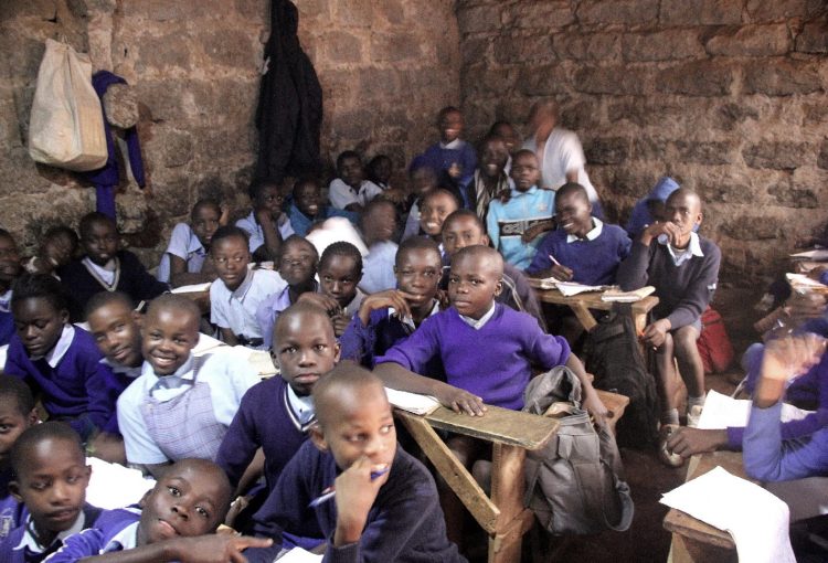 Kinder in einer Grundschule im Slum Korogocho in Nairobi. | Foto © Tom Rübenach